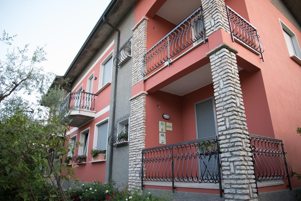 B&B La Dimora Del Garda Sirmione Exterior foto