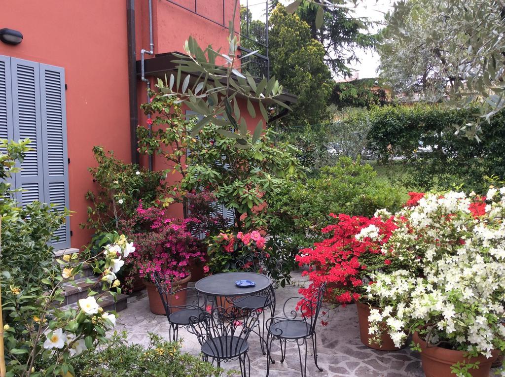 B&B La Dimora Del Garda Sirmione Exterior foto